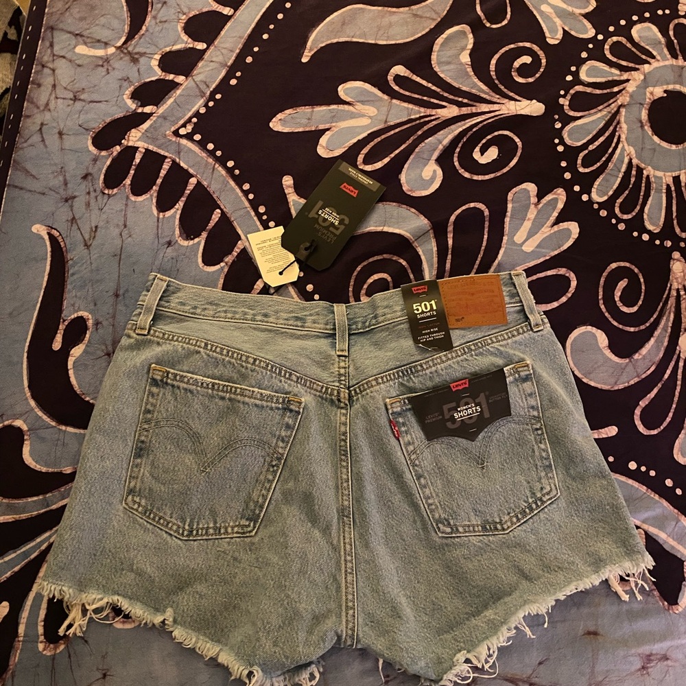 Levi’s 501 High-Rise Denim Shorts - Picture 3 of 3